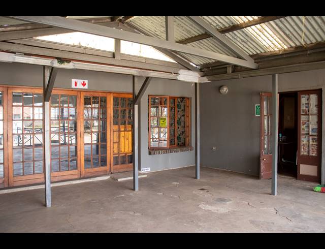 503M² BUSINESS FOR SALE IN HENLEY ON KLIP